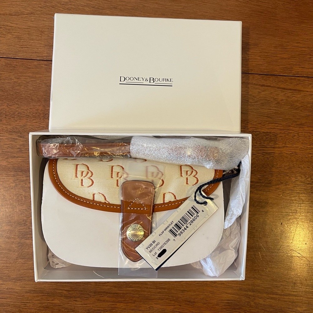 DOONEY & BOURKE Cream Tan Brown Flap Wristlet Snap Wallet Clutch Bag